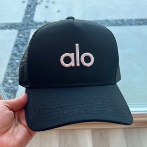 Alo black and white district trucker hat new with tags
